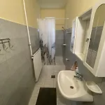 Julia Apartmanhaz Διαμέρισμα *