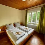 Julia Apartmanhaz Διαμέρισμα Balatonfüred